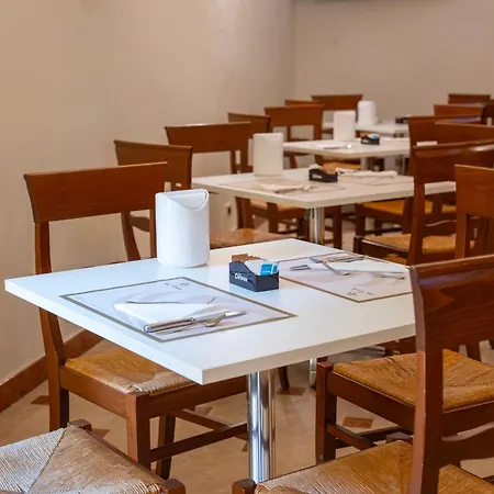 Hotel La Pina 3*